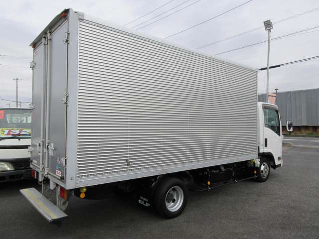Isuzu Elf 10