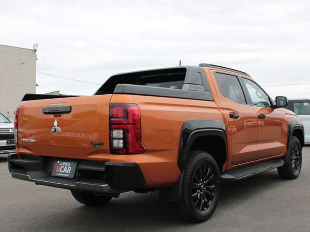 Mitsubishi Triton 2