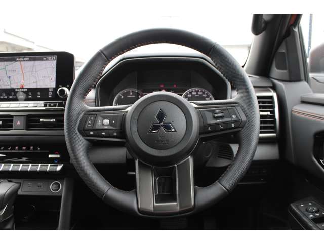 Mitsubishi Triton 8