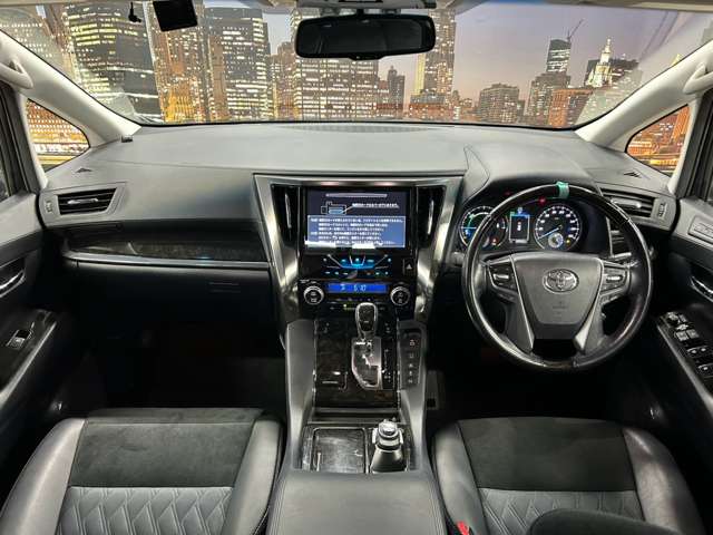 Toyota Vellfire 5
