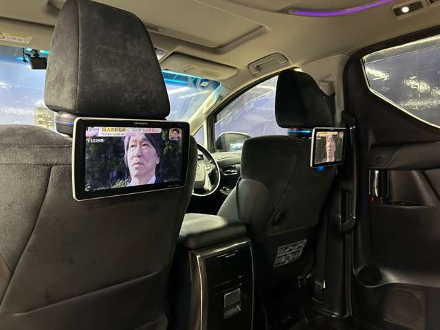 Toyota Vellfire 10