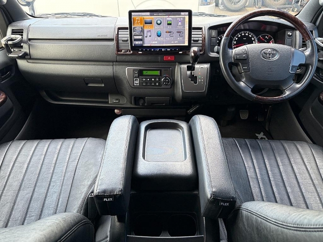 Toyota Hiace Van 2