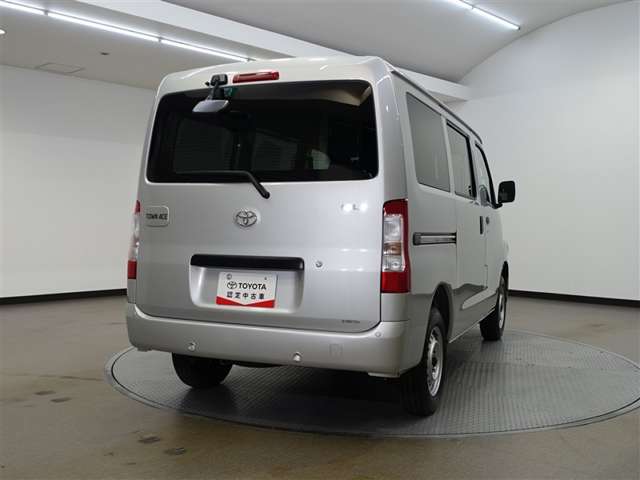 Toyota Town Ace Van 8