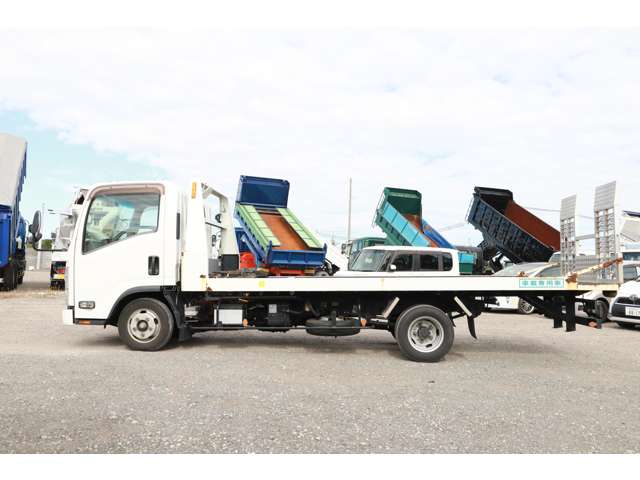 Isuzu Elf 12
