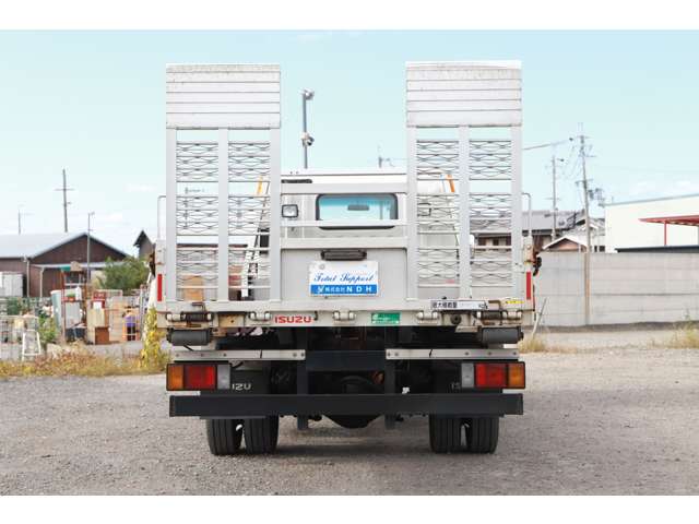 Isuzu Elf 9