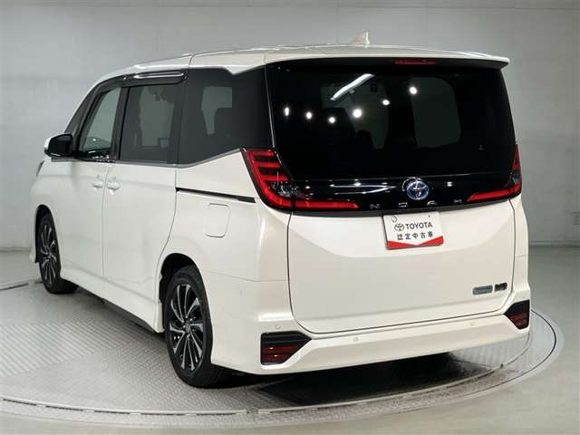 Toyota Noah 6