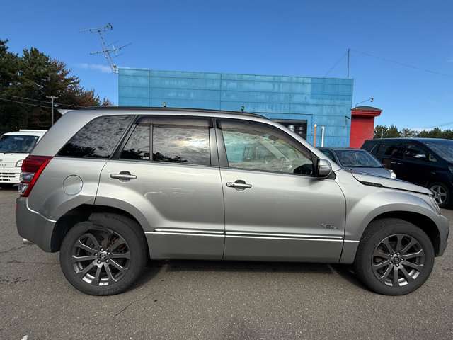 Suzuki Escudo 9