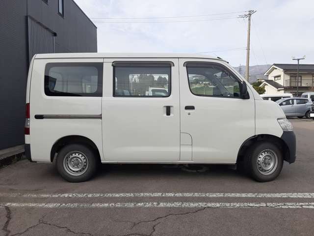 Toyota Town Ace Van 9