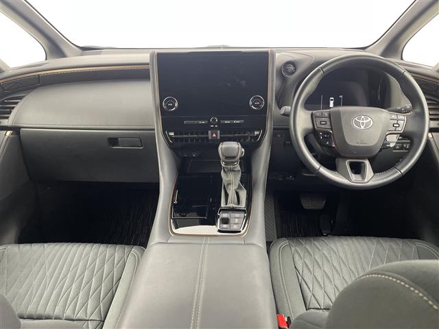 Toyota Alphard 4
