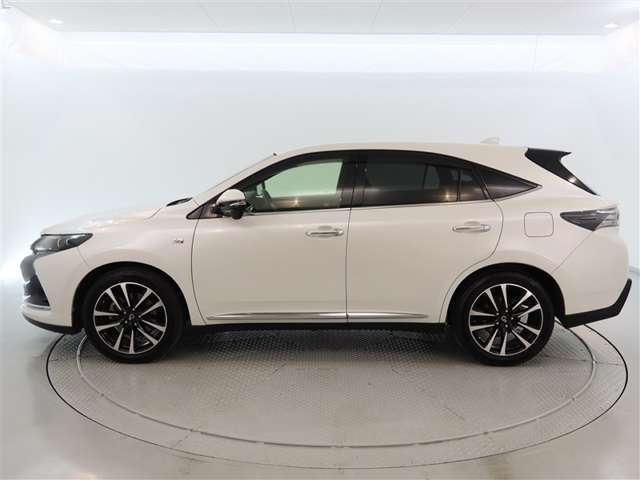 Toyota Harrier 3