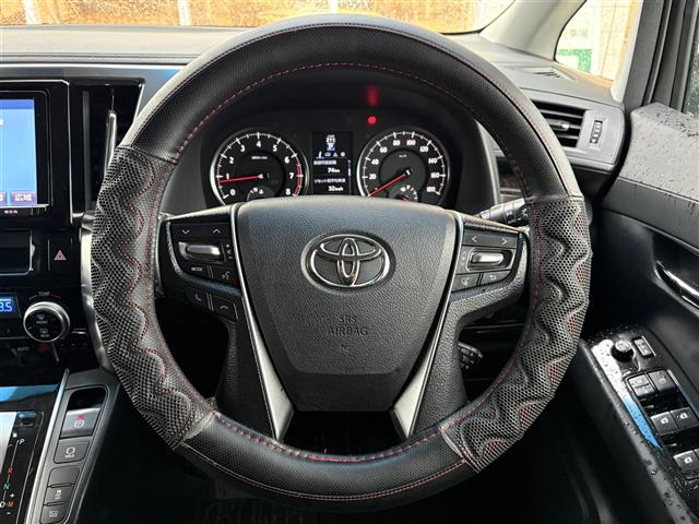 Toyota Vellfire 6