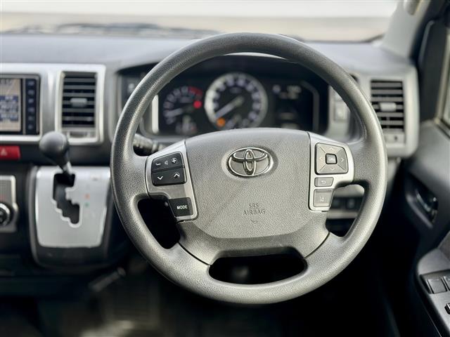 Toyota Hiace 6