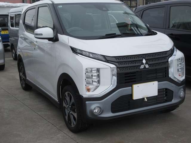 Mitsubishi eK X 4