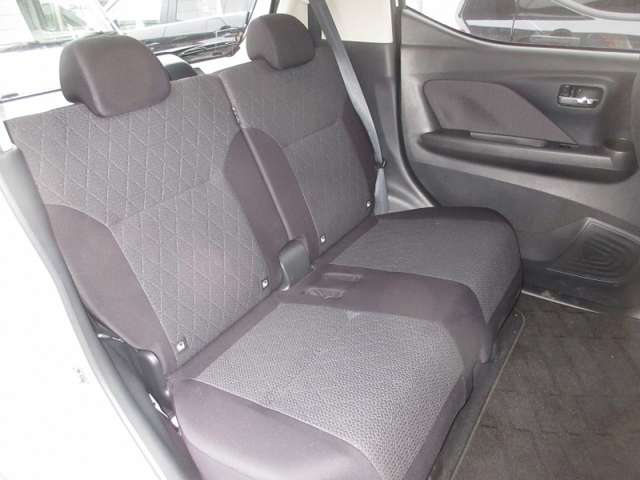 Mitsubishi eK X 9