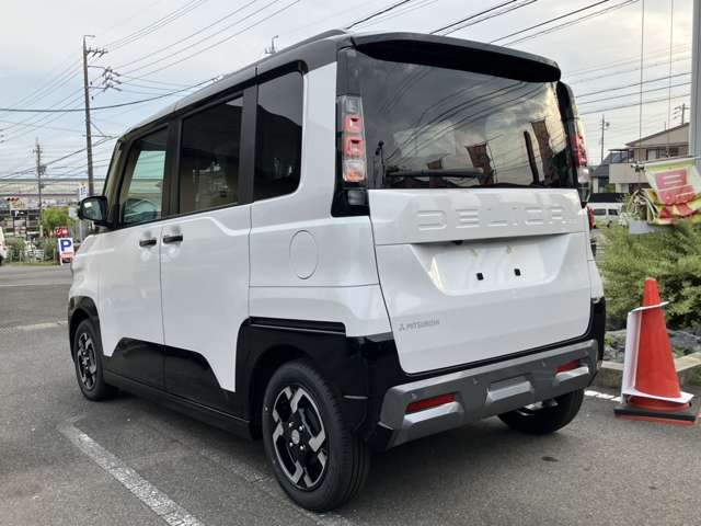 Mitsubishi Delica Mini 8