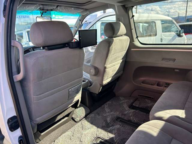 Toyota Regius 9