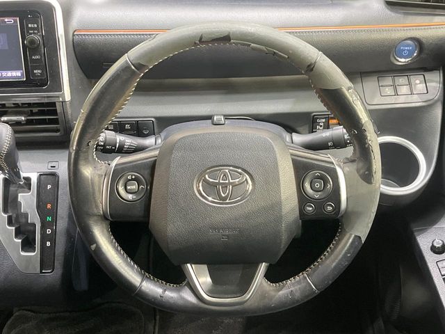 Toyota Sienta 12