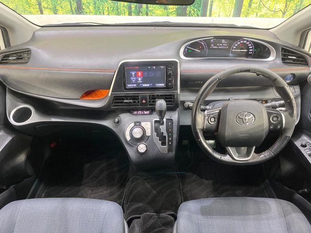 Toyota Sienta 2