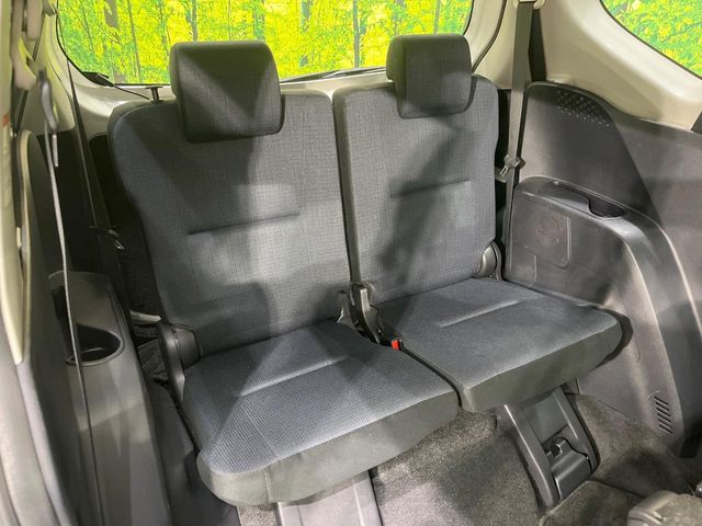 Toyota Sienta 10
