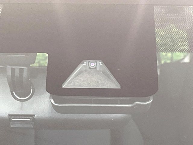 Toyota Prius α 5
