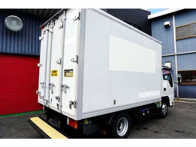 Isuzu Elf 8