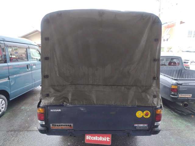 Nissan Sunny Truck 8