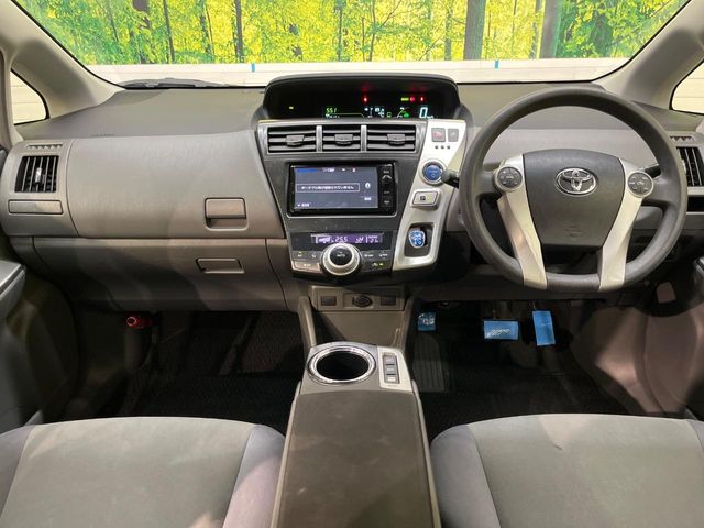 Toyota Prius α 2