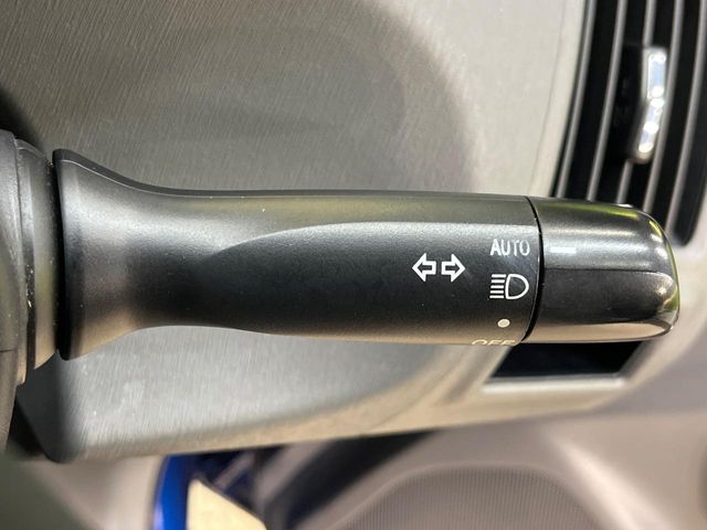 Toyota Prius α 7