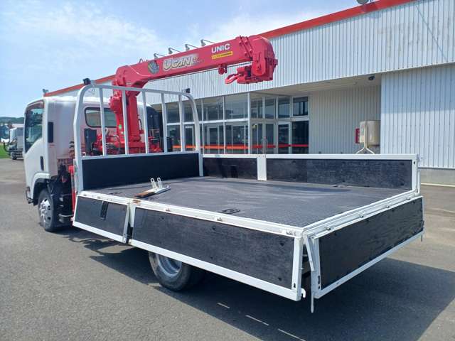 Isuzu Elf 7