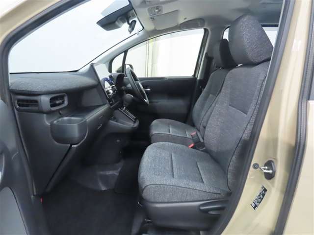 Toyota Sienta 12