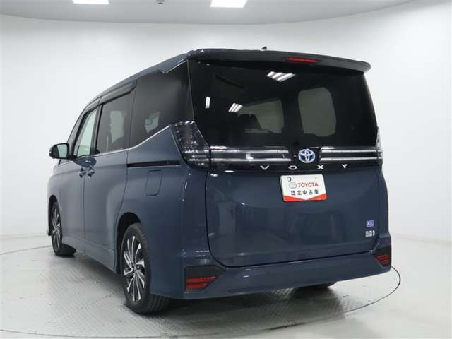 Toyota Voxy 4