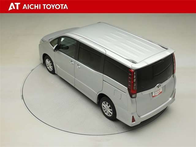Toyota Noah 12