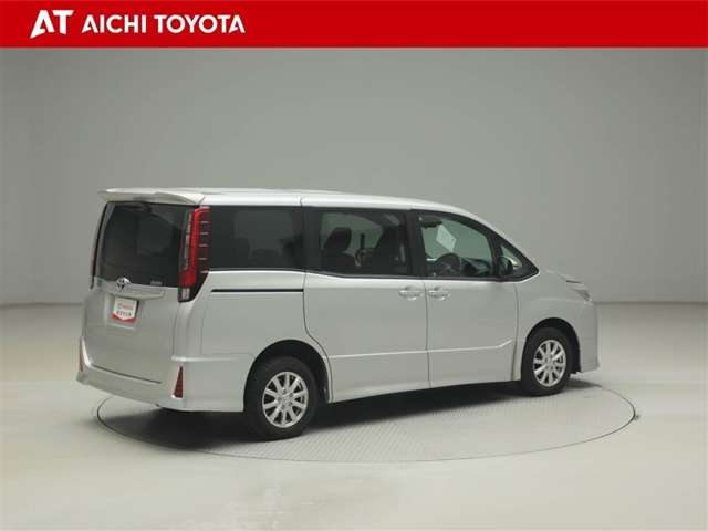 Toyota Noah 6