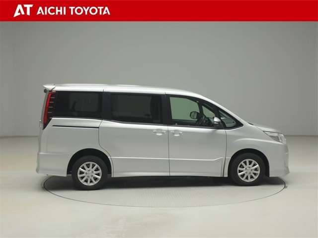 Toyota Noah 7