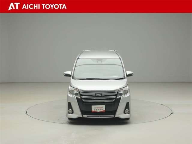 Toyota Noah 9