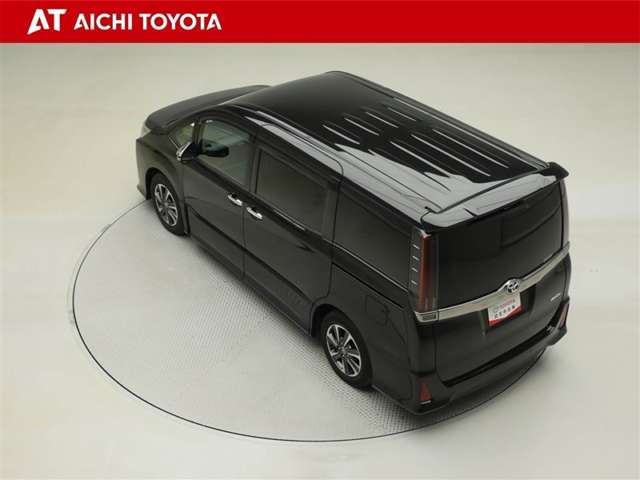 Toyota Noah 12