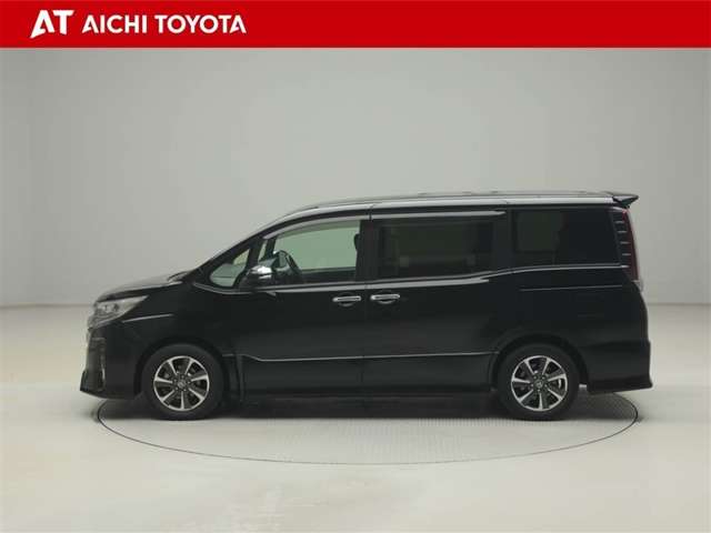 Toyota Noah 3