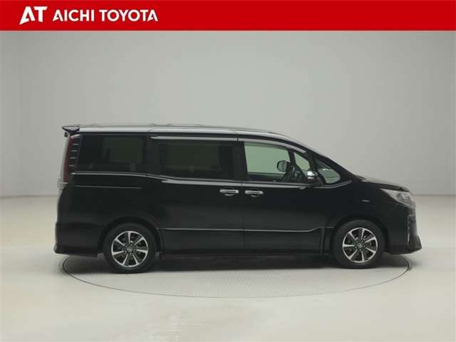 Toyota Noah 7
