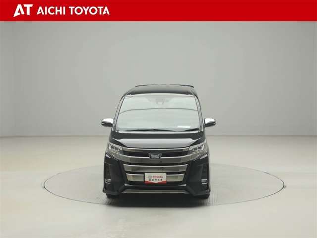 Toyota Noah 9