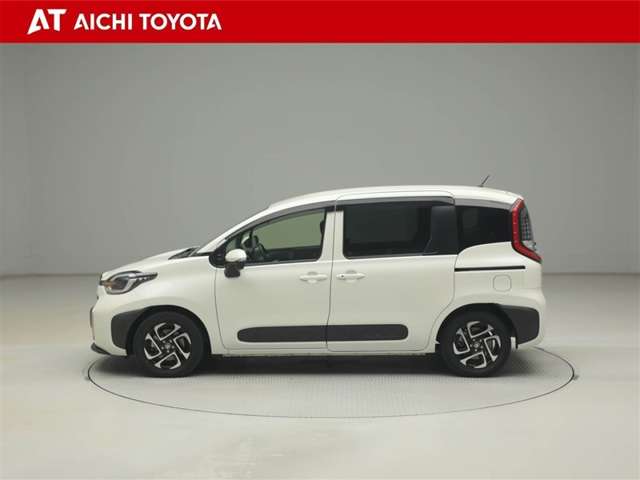 Toyota Sienta 3