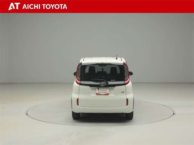 Toyota Sienta 5