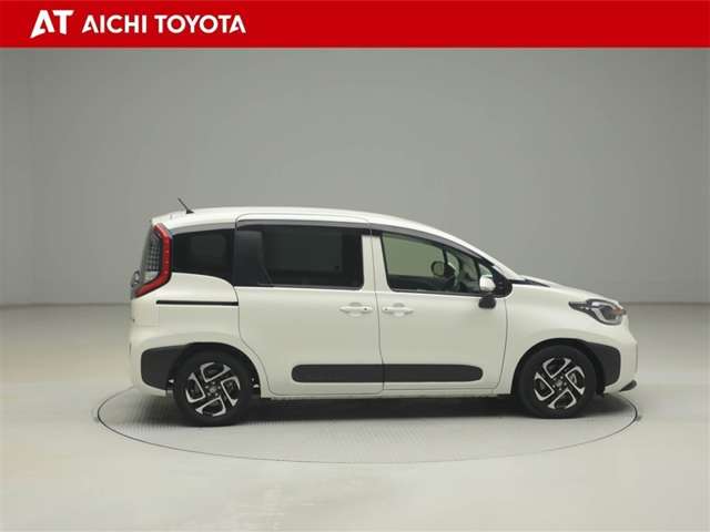 Toyota Sienta 7