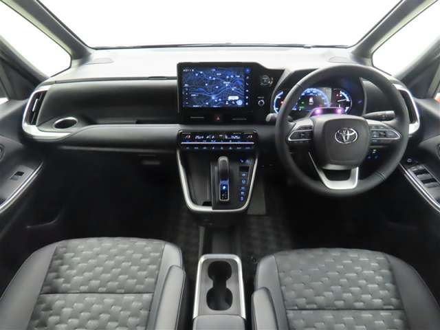 Toyota Voxy 3