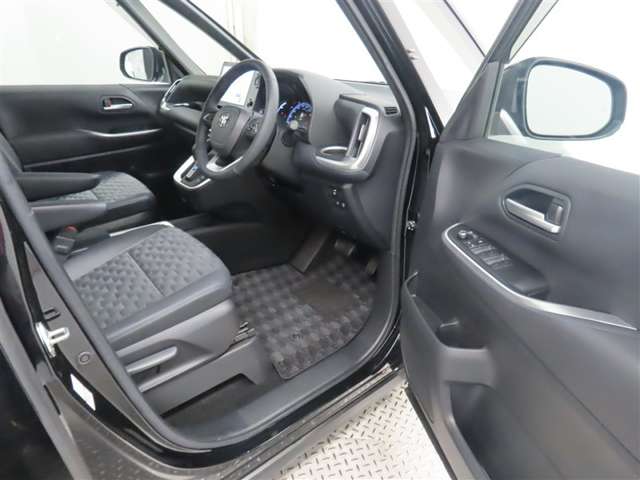Toyota Voxy 8