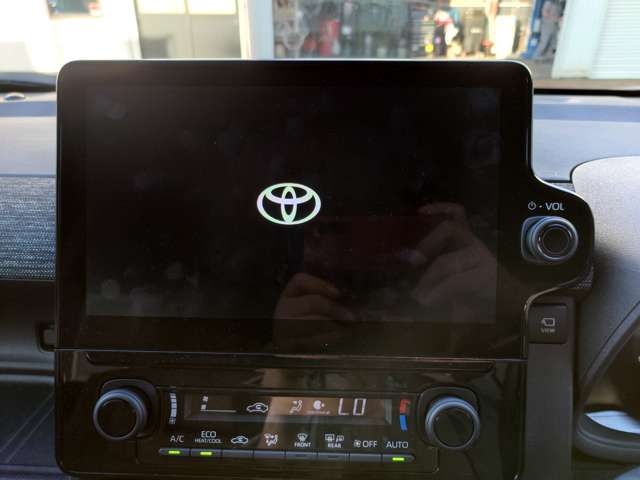 Toyota Sienta 3