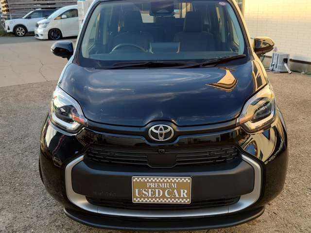 Toyota Sienta 5