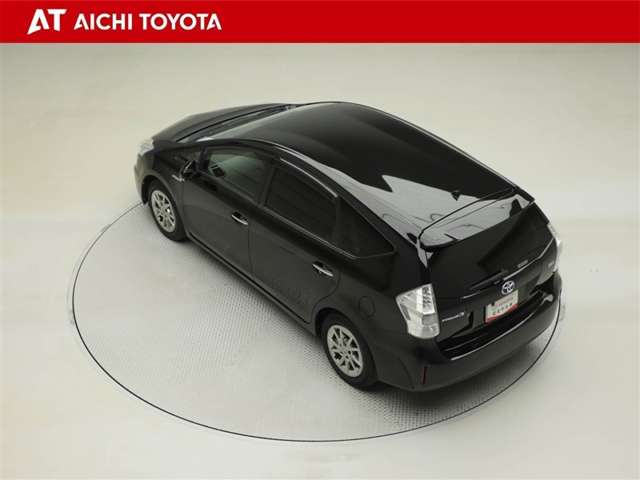Toyota Prius α 12