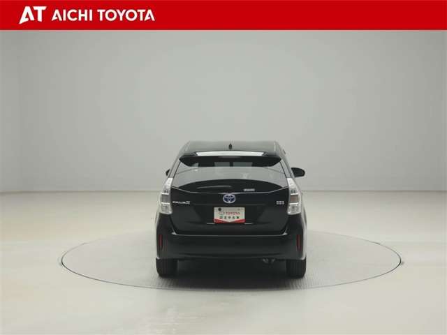 Toyota Prius α 5