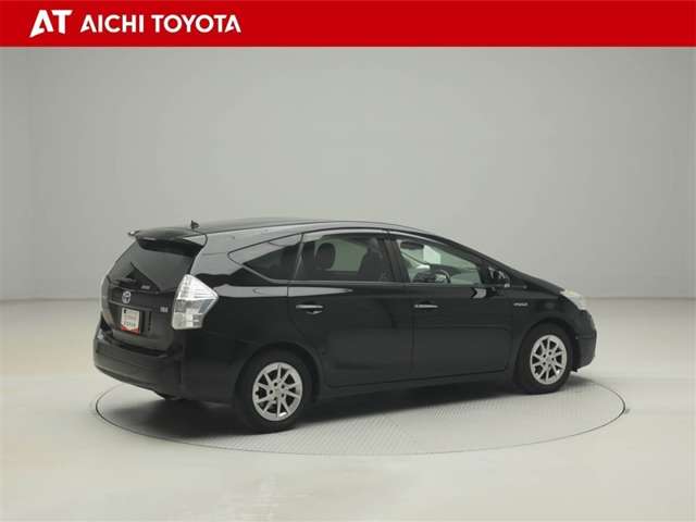 Toyota Prius α 6