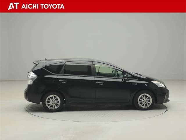 Toyota Prius α 7